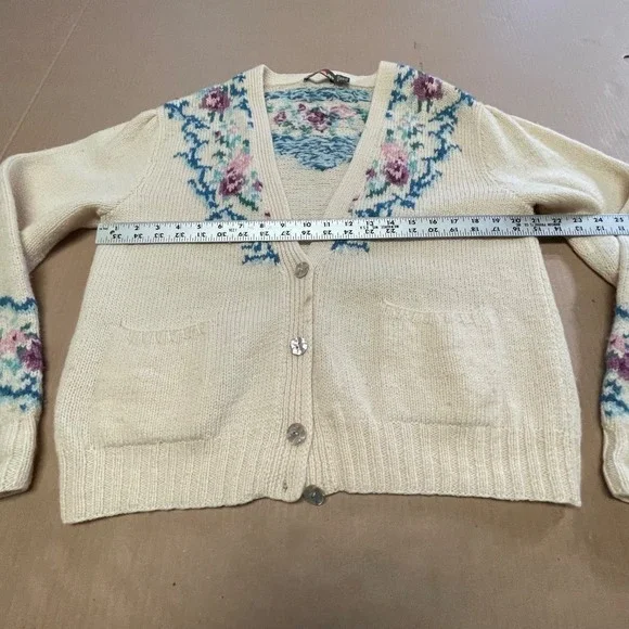 Vintage Outback Red Women's Medium Floral Cardigan Sweater 100% Wool Knit - Picture 8 of 16